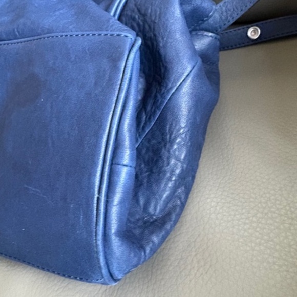 AIMEE KESTENBERG leather satchel purse navy blue medium sz like new - Picture 9 of 16